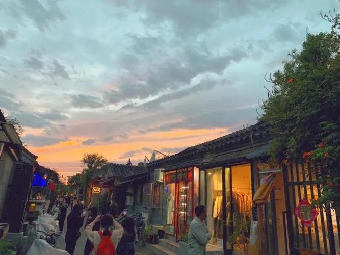 The East Hotel-Very Close To The Drum Tower,The Lama Temple,Houhai Bar Street,And The Forbidden City,There Are Many Old Beijing Traditional Hutongs Around The Hotel ,Experience The Culture Of Old Beijing Hutongs,Near Exit A Of Shichahai On Metro Line Zewnętrze zdjęcie